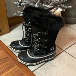 Youth Sorel Joan of Arctic boots size 4